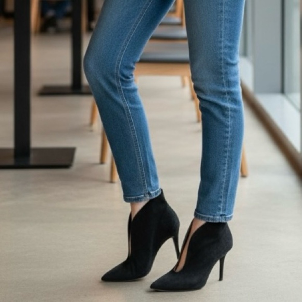 Steve Madden Black Suede Pointed-Toe Stiletto Ankle Boots